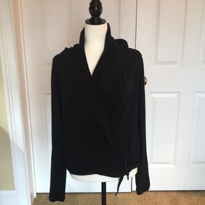 Lululemon yoga wrap with hood size 6